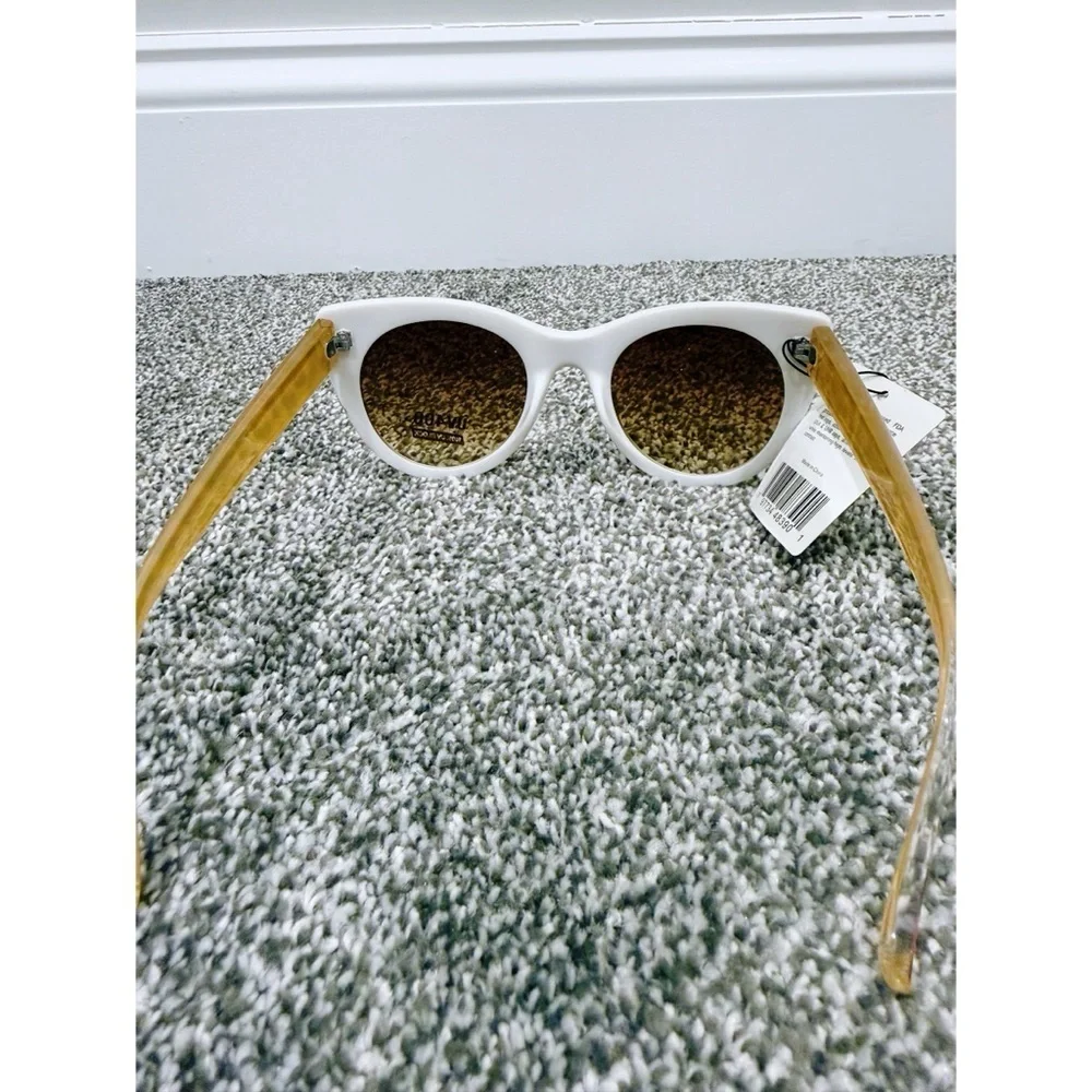 Celebrity Eyewear Cat Eye Sunglasses in White/Leopard